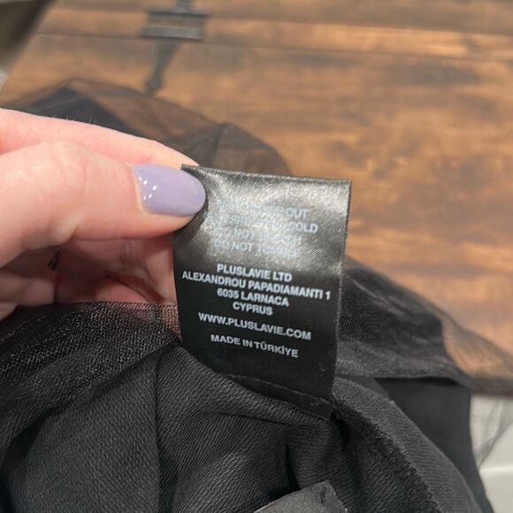 Plu Pluslavie Women's Embellished Cross Tulle Overlay Beanie Hat Black OS - Picture 8 of 10